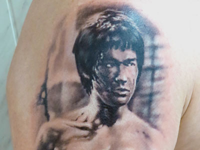 Портрет Брюса Ли. Фотореализм, студия Tattooformat